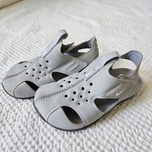 Nike Toddler Sandals. Size 7C